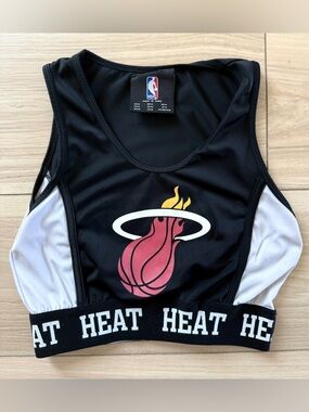 NBA Miami Heat Crop Tank Top Black Medium Athletic Sports Bra Style 🔥